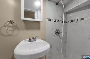 705 15th St, Newark, NJ 07103 - Photo 33