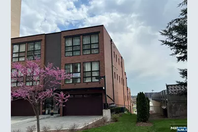 140 Overlook Avenue C 2 #C 2, Hackensack, NJ 07601 - Photo 3