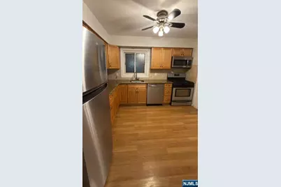 10 Riverside Avenue 2 #2, Lyndhurst Township, NJ 07071 - Photo 7