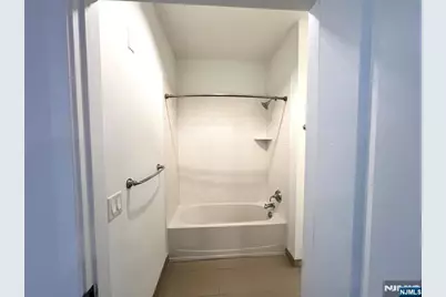 2050 Central Road 109 #109, Fort Lee, NJ 07024 - Photo 5