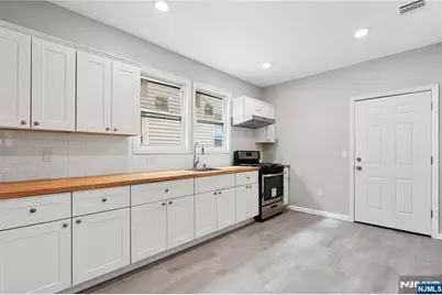 543 N Grove Street, East Orange, NJ 07017 - Photo 3