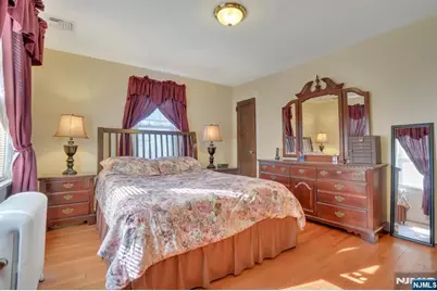 10 Lynn Court, Rutherford, NJ 07070 - Photo 17