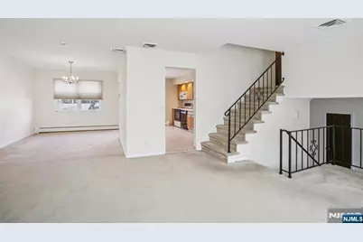 2 Eisenhower Road, Closter, NJ 07624 - Photo 9