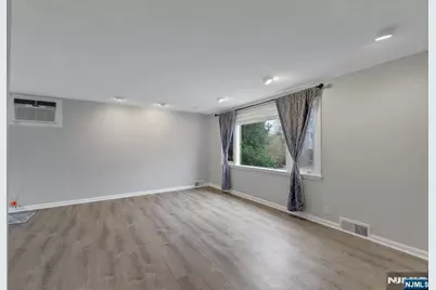 95 Grove Street, Waldwick, NJ 07463 - Photo 5