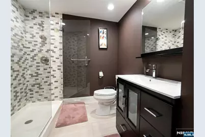 683 Victoria Avenue, Paramus, NJ 07652 - Photo 37