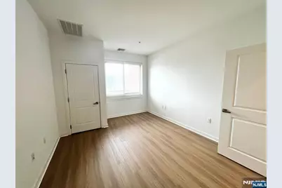 2050 Central Road 606 #606, Fort Lee, NJ 07024 - Photo 3