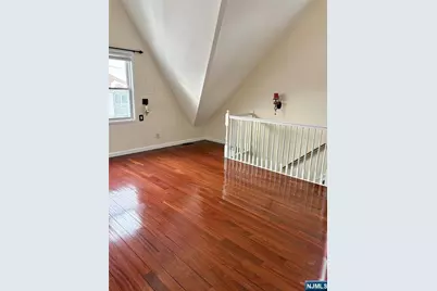 266 Livingston Avenue, Lyndhurst Township, NJ 07071 - Photo 17