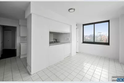 1512 Palisade Avenue 5B #5B, Fort Lee, NJ 07024 - Photo 17