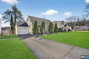 8 Laurel St, Hawthorne, NJ 07506 - Photo 1