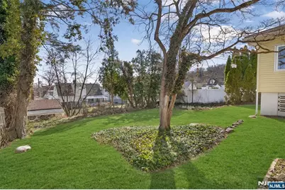 8 Laurel Street, Hawthorne, NJ 07506 - Photo 37