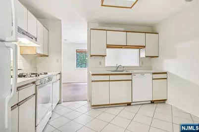 2612 Hemingway Lane, Mahwah, NJ 07430 - Photo 7