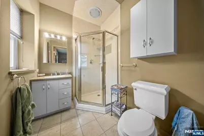 42 Home Place 40 #40, Lodi, NJ 07644 - Photo 23