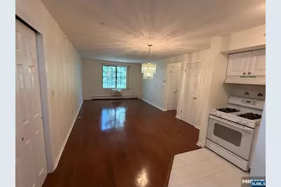 1419 Faulkner Court, Mahwah, NJ 07430 - Photo 3