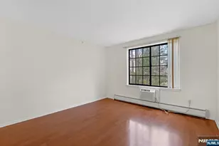 1419 Faulkner Ct, Mahwah, NJ 07430 - Photo 9