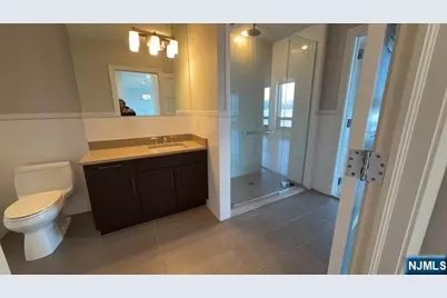 9 Somerset Lane 502 #502, Edgewater, NJ 07020 - Photo 15