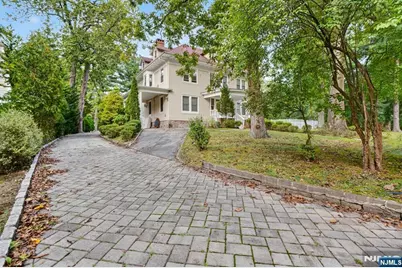 285 Maple Street, Englewood, NJ 07631 - Photo 3