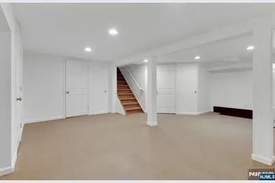 162 Washington Place, Teaneck Township, NJ 07666 - Photo 21