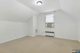 162 Washington Pl, Teaneck Township, NJ 07666 - Photo 13