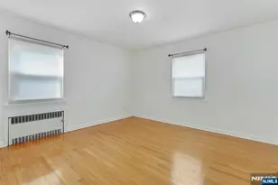 162 Washington Pl, Teaneck Township, NJ 07666 - Photo 9