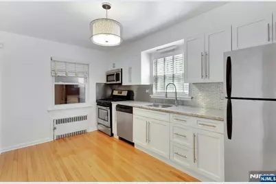 162 Washington Place, Teaneck Township, NJ 07666 - Photo 5