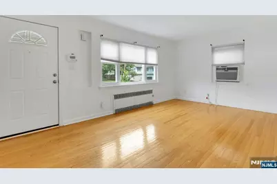 162 Washington Place, Teaneck Township, NJ 07666 - Photo 3