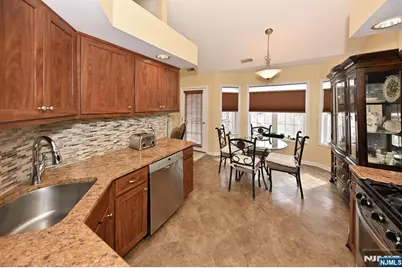 884 Somerset Court, Ramsey, NJ 07446 - Photo 9