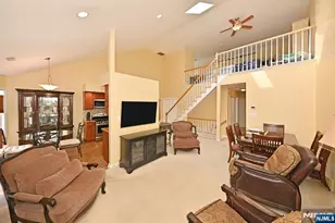 884 Somerset Ct, Ramsey, NJ 07446 - Photo 5