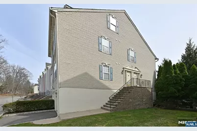 884 Somerset Court, Ramsey, NJ 07446 - Photo 3