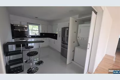5200 Meadowview Avenue, North Bergen, NJ 07047 - Photo 11