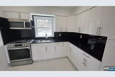 5200 Meadowview Avenue, North Bergen, NJ 07047 - Photo 9