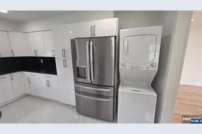 5200 Meadowview Avenue, North Bergen, NJ 07047 - Photo 15