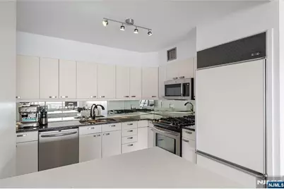 6 Horizon Road 1605 #1605, Fort Lee, NJ 07024 - Photo 5