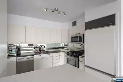 6 Horizon Road 1605 #1605, Fort Lee, NJ 07024 - Photo 5