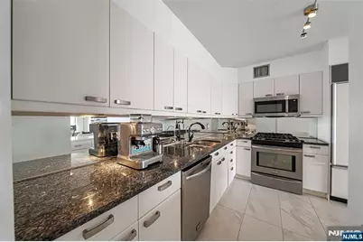 6 Horizon Road 1605 #1605, Fort Lee, NJ 07024 - Photo 3