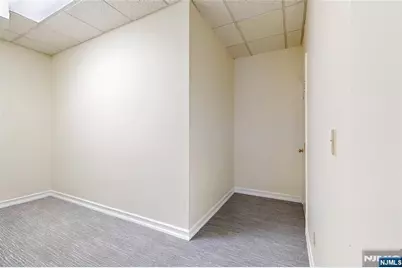 7 Cedar Street 1st Floor #1ST FLOOR, Ramsey, NJ 07446 - Photo 9