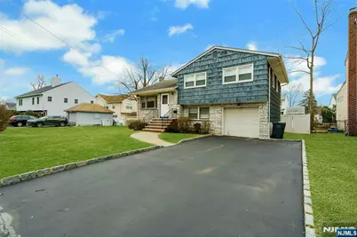 371 Greenwich Street, Bergenfield, NJ 07621 - Photo 3