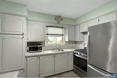 371 Greenwich Street, Bergenfield, NJ 07621 - Photo 13