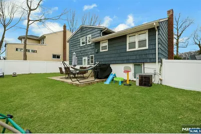 371 Greenwich Street, Bergenfield, NJ 07621 - Photo 27