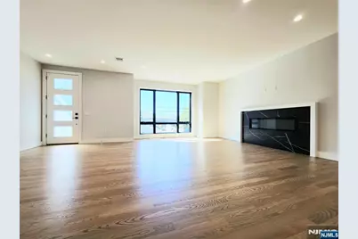 237 Grantwood Boulevard B #B, Palisades Park, NJ 07650 - Photo 3