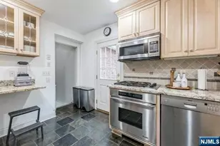 1125 W Laurelton Pkwy, Teaneck Township, NJ 07666 - Photo 15