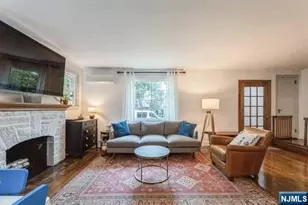 1125 W Laurelton Pkwy, Teaneck Township, NJ 07666 - Photo 3