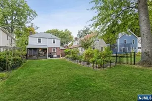 1125 W Laurelton Pkwy, Teaneck Township, NJ 07666 - Photo 25