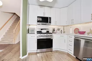 2051 Charles Ct, Mahwah, NJ 07430 - Photo 5