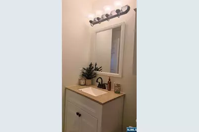 2098 Francis Court 2098 #2098, Mahwah, NJ 07430 - Photo 19