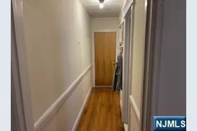 379 Undercliff Avenue 5 #5, Edgewater, NJ 07020 - Photo 9