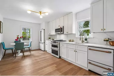 27 W Hartshorn Terrace, West Orange Township, NJ 07052 - Photo 11