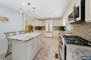 8 Monaghan Rd, Edison, NJ 08817 - Photo 13