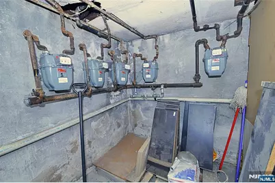 458 Shannon Place, Cliffside Park, NJ 07010 - Photo 21