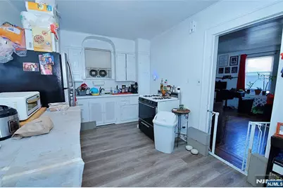 458 Shannon Place, Cliffside Park, NJ 07010 - Photo 17