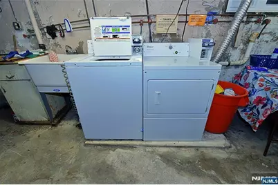 458 Shannon Place, Cliffside Park, NJ 07010 - Photo 23